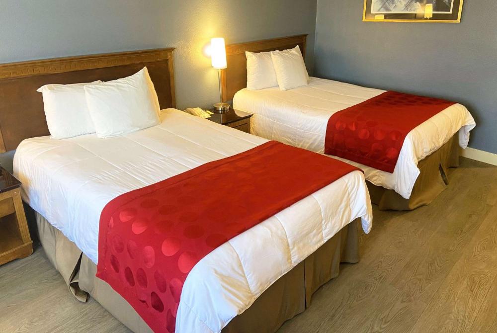 Double Room with Two Double Beds - Non-Smoking interior